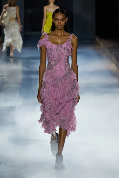 Look 18